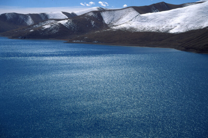 チベットの湖