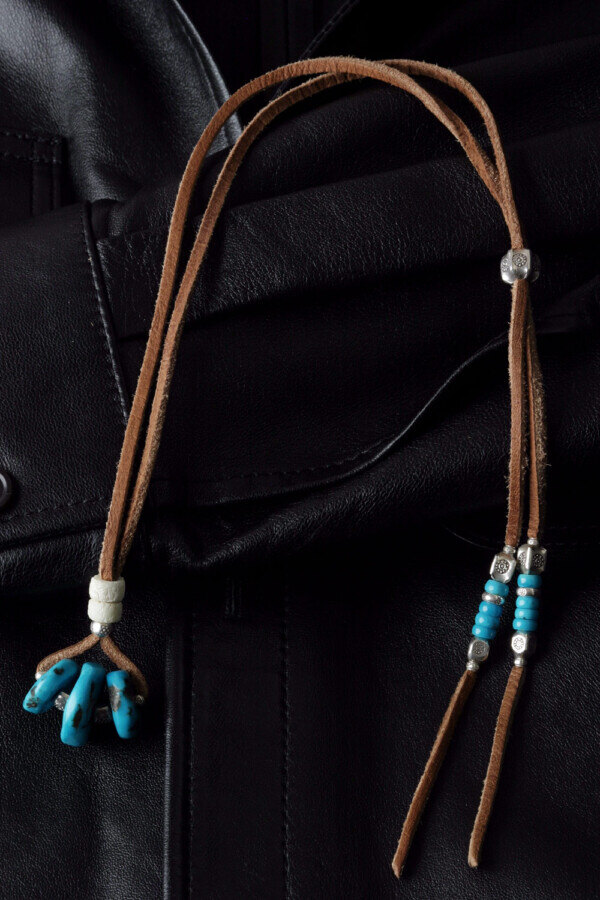 カレン族シルバー 天然無染色 ターコイズ アンティークビーズ 鹿革紐 ネックレス フリーサイズ SV950 a03-51
