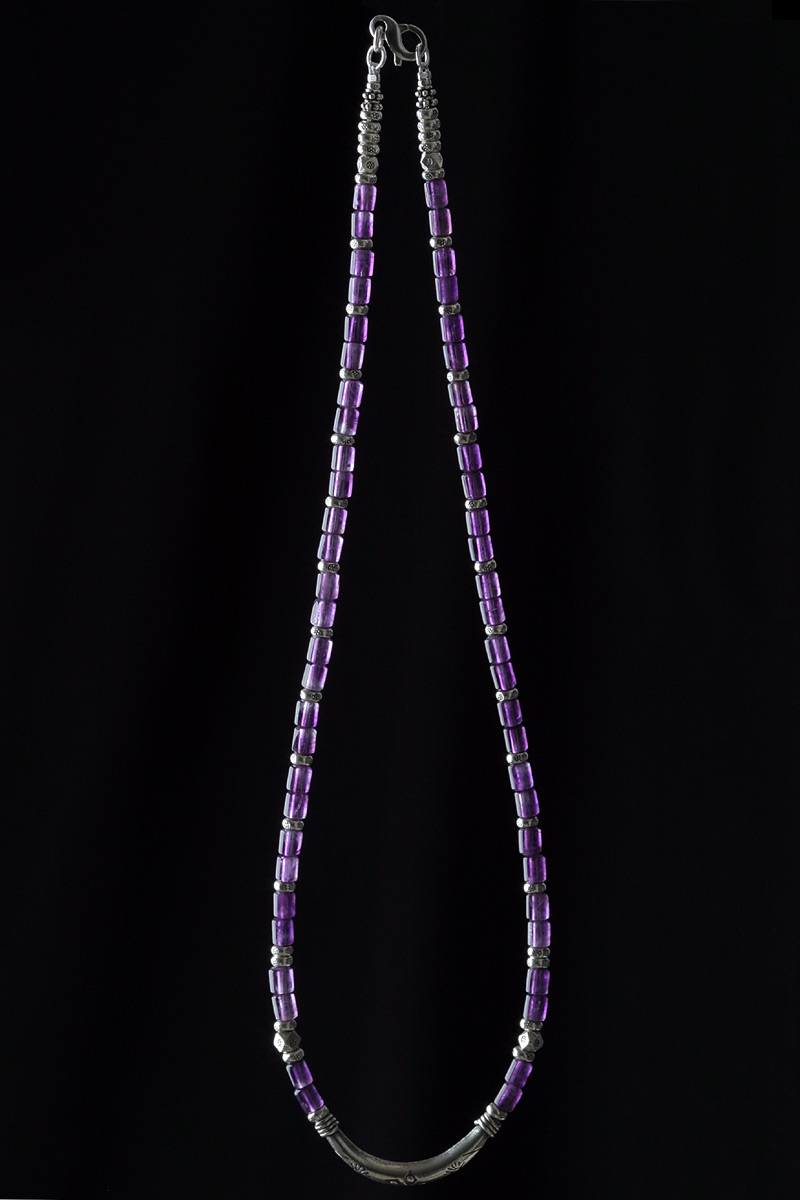 カレン族シルバー 瑞々しい葡萄色 アメジスト ビーズ ネックレス 弓形トップ SV950 a03-56