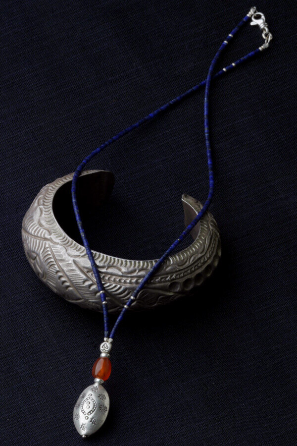 カレン族シルバー アンティークビーズ カーネリアン 群青の瑠璃 ラピスラズリ ネックレス SV950 a03-57