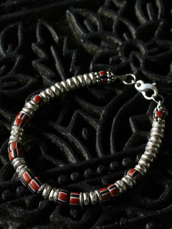 カレン族シルバー アフリカ交易用 アンティークビーズ 赤 ブレスレット アンクレット SV950 a05-62