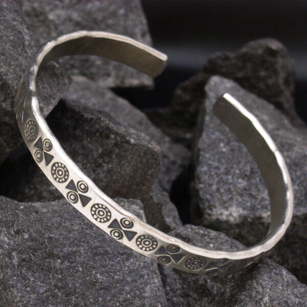 カレン族シルバー バングル フリーサイズ 極太 太め 民族文様 SV950 a08-47