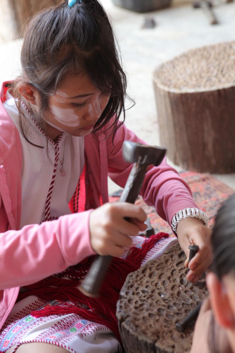 girl making silver flower