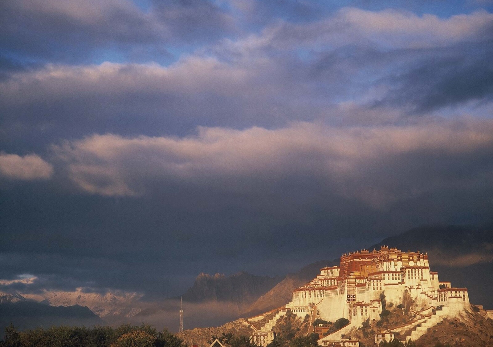 1997年 黄昏のポタラ宮（チベット）