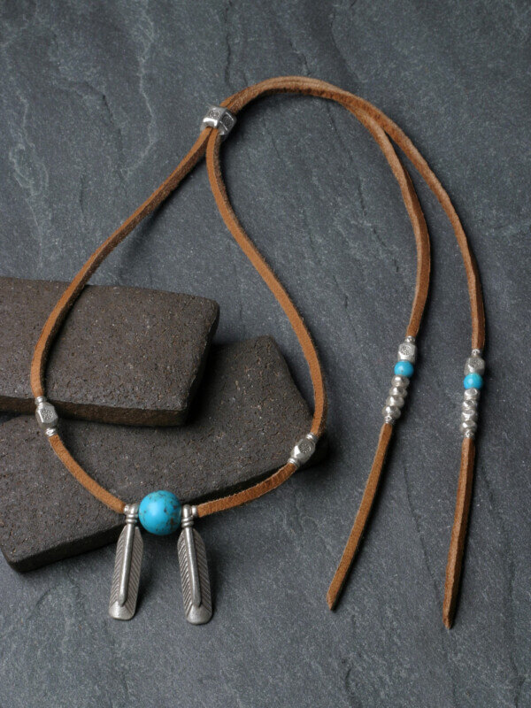 苔瑪瑙平安とカレンシルバー牛革紐つきネックレス 苔瑪瑙平安とカレンシルバー牛革紐つきネックレス