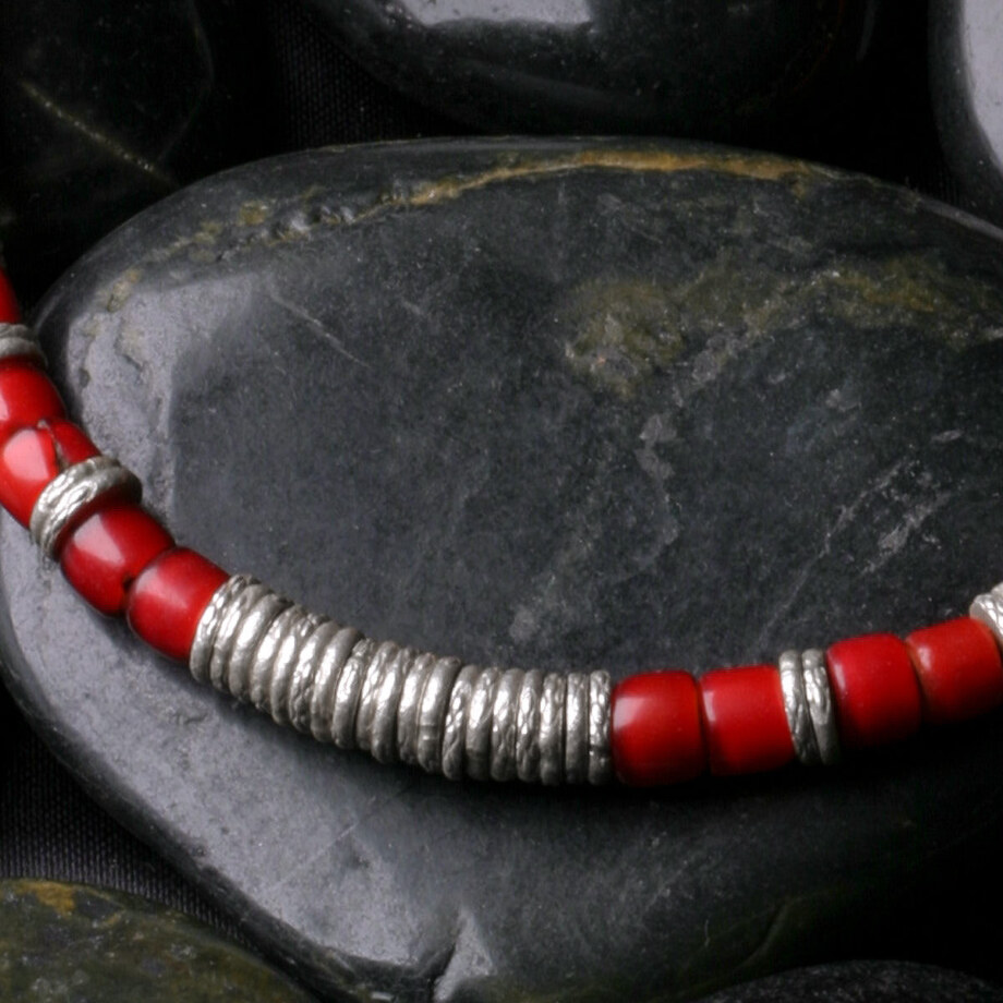 カレン族シルバー ナガ族 先祖伝来 ホワイトハート ビーズ 赤 ネックレス SV950 a02-28