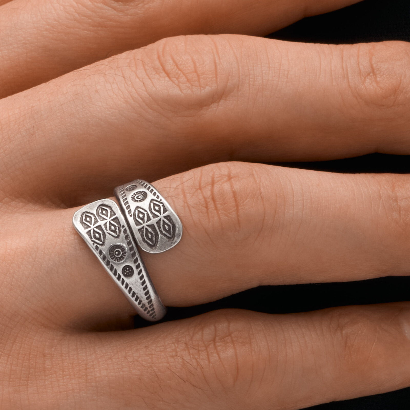 【 清朝シルバーリング 】　老銀戒指　双喜　古玩骨董　サイズフリー 清朝シルバーリング 】 老銀戒指 双喜 古玩骨董 サイズフリー 清朝