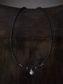 カレン族シルバー 清流のしずく 一粒 ブルートパーズ 漆黒の輝き オニキス ビーズ ネックレス 魔除け SV950 a03-69