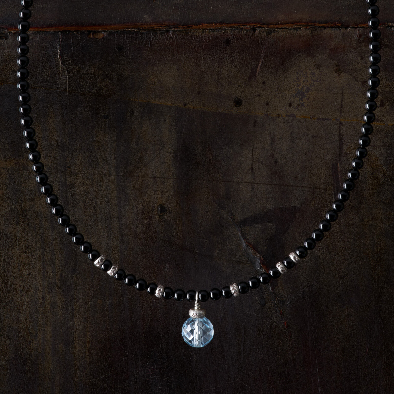 カレンシルバー蔓草のトップ　チョーカーネックレス カレンシルバー蔓草のトップ チョーカーネックレス